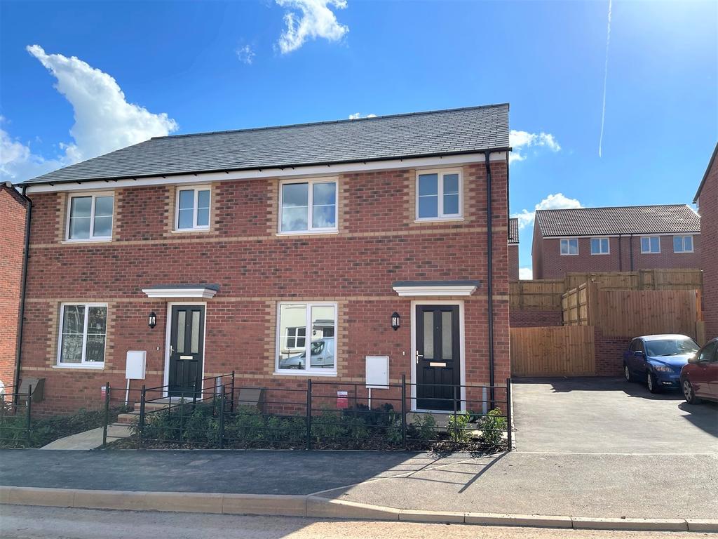 Egremont Road, Taunton, TA4 3 bed semidetached house to rent £1,200