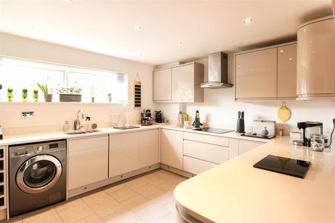 59 Shawbridge, Harlow, CM19 4NL