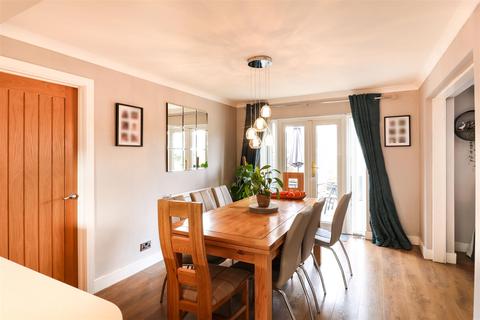 59 Shawbridge, Harlow, CM19 4NL