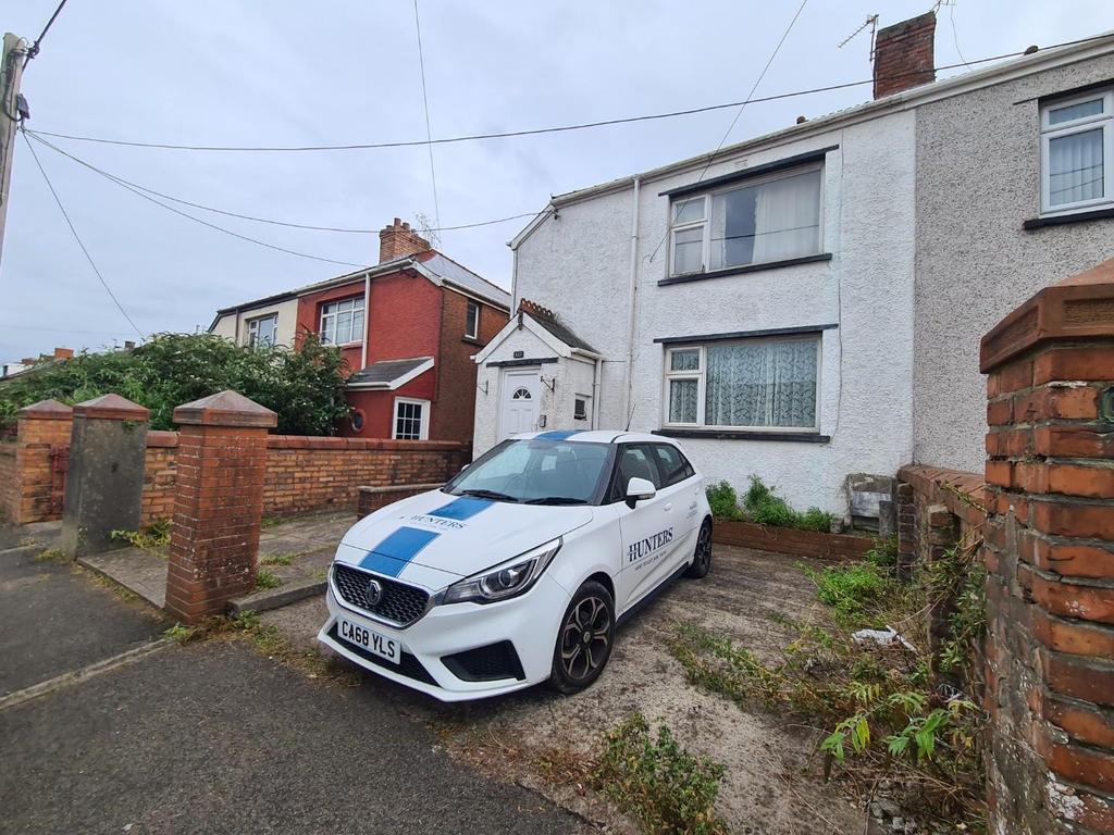 Hendre Road, Pencoed, Bridgend, CF35 6TN 3 bed semidetached house £