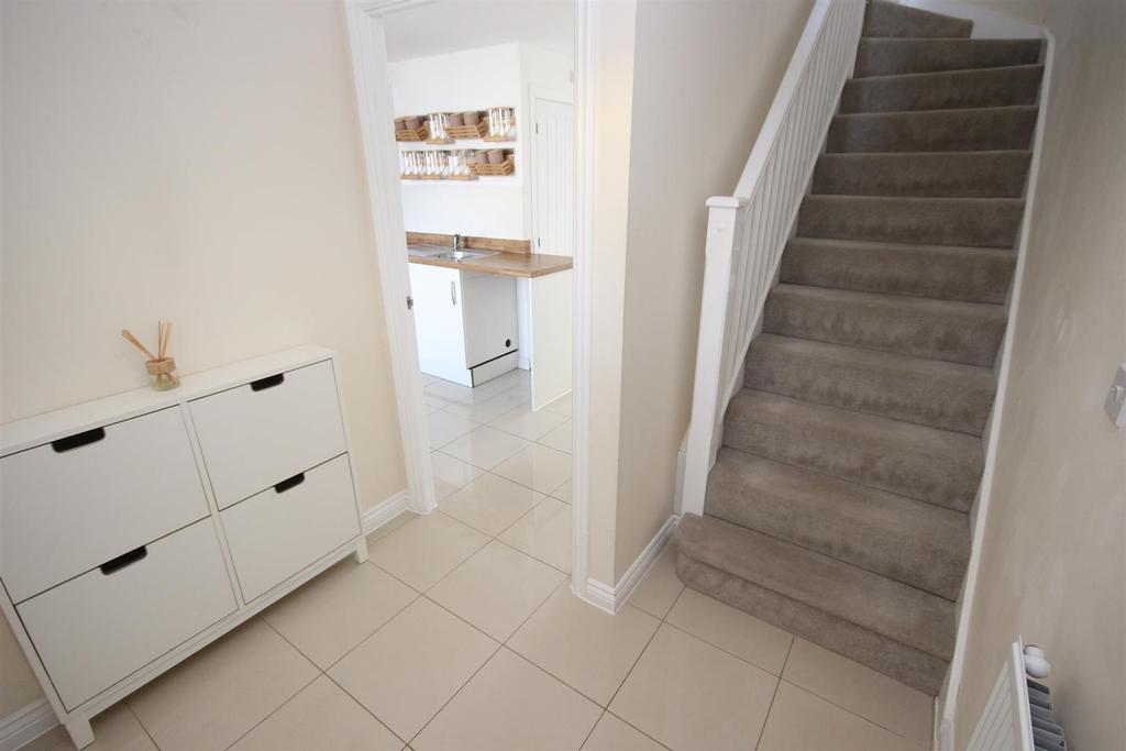 Shareford Way, Cranbrook, Exeter 4 bed townhouse £1,450 pcm (£335 pw)