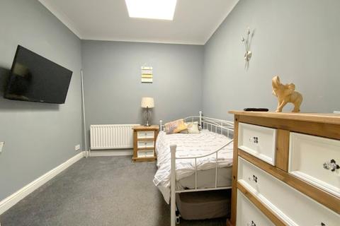 3 Clay Lane, Holton Le Clay, Grimsby, DN36 5AG