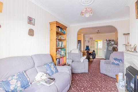 2 bedroom end of terrace house for sale - Oxford Crescent, Clacton-On-Sea