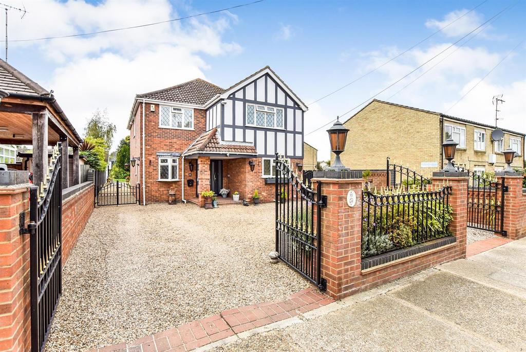 Templewood Road, Benfleet 4 bed detached house £850,000