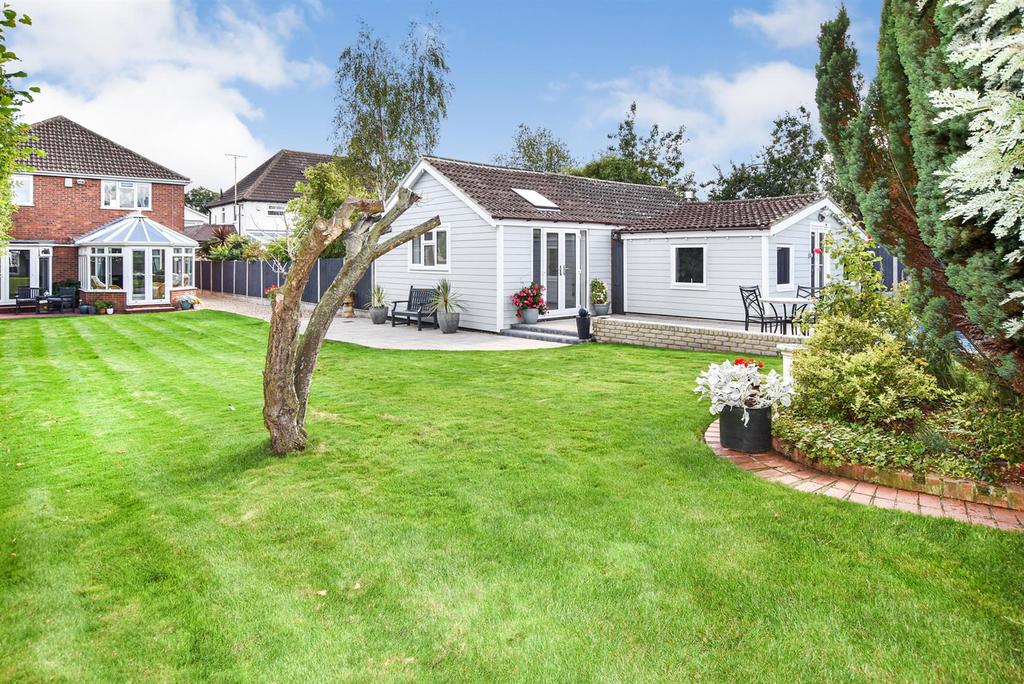Templewood Road, Benfleet 4 bed detached house £850,000