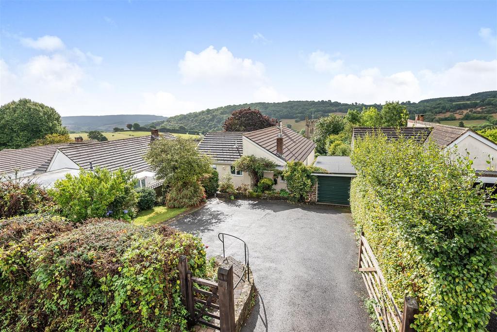 Bridford, Exeter 4 bed detached house £575,000