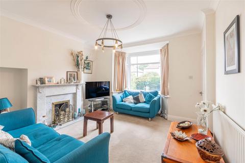 32 Bishopscourt Road, Sheffield, S8 9HP