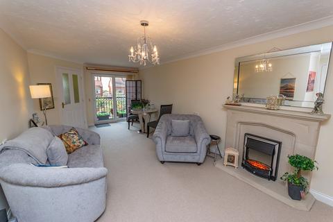 2 bedroom apartment for sale - Clifton Drive South, Lytham St Annes, FY8