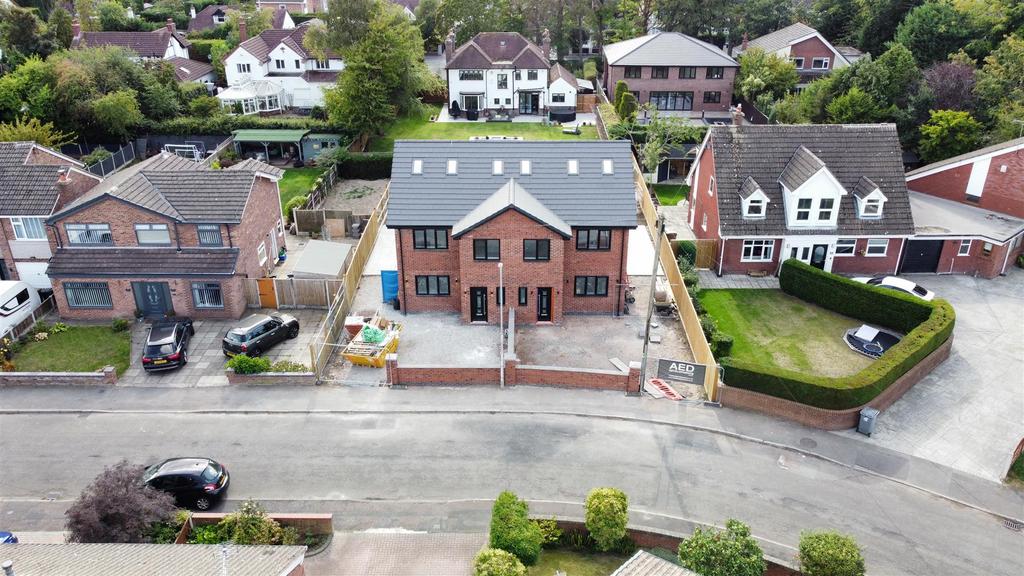 Dearnford Avenue, Bromborough, Wirral 4 bed semidetached house £375,000