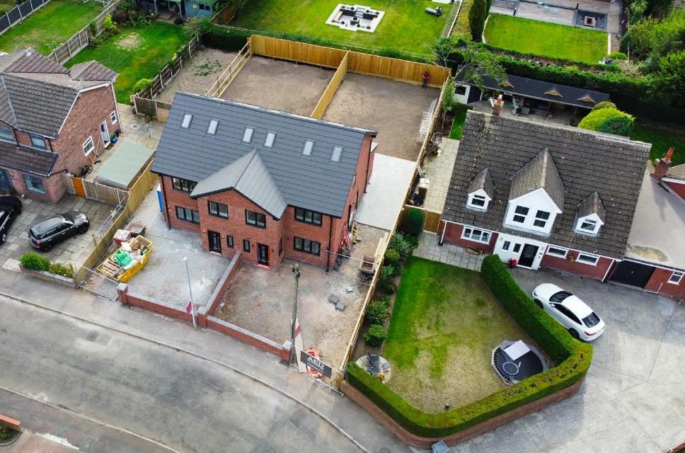 Dearnford Avenue, Bromborough, Wirral 4 bed semidetached house £375,000