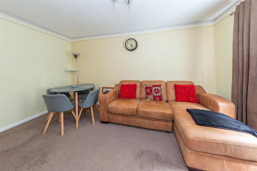 Haddon Road, Luton, Bedfordshire 1 bed £165,000