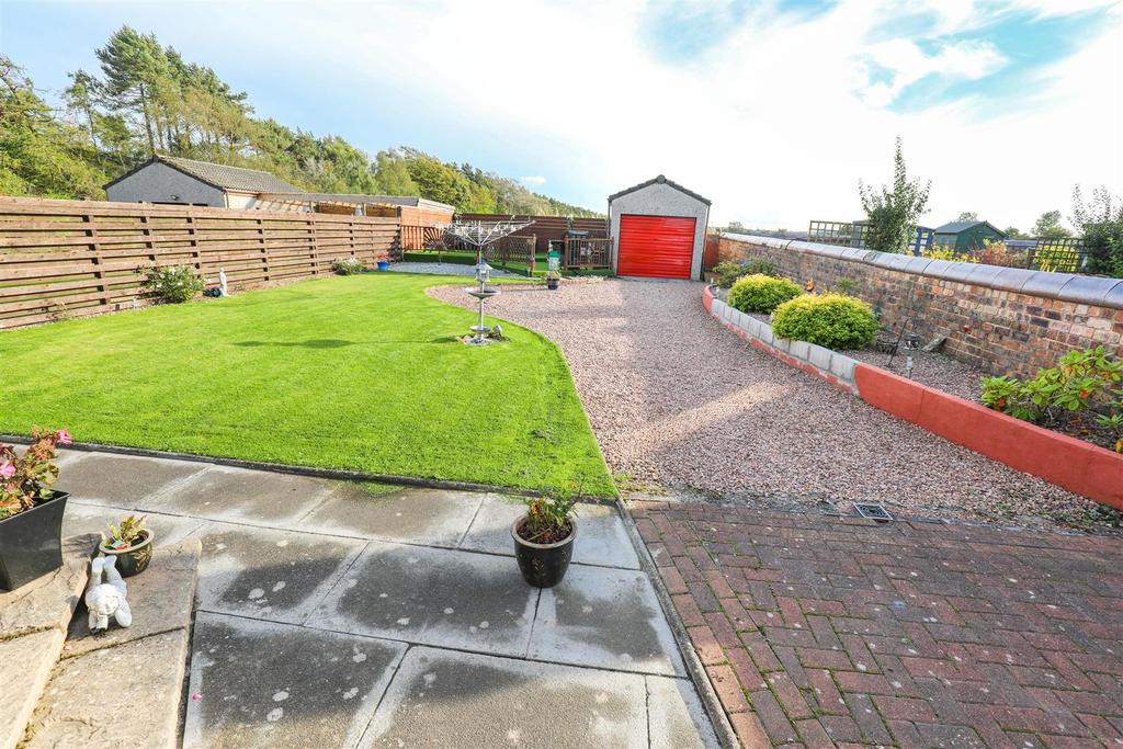 Station Road, Thornton, Kirkcaldy 4 bed semidetached house £235,000