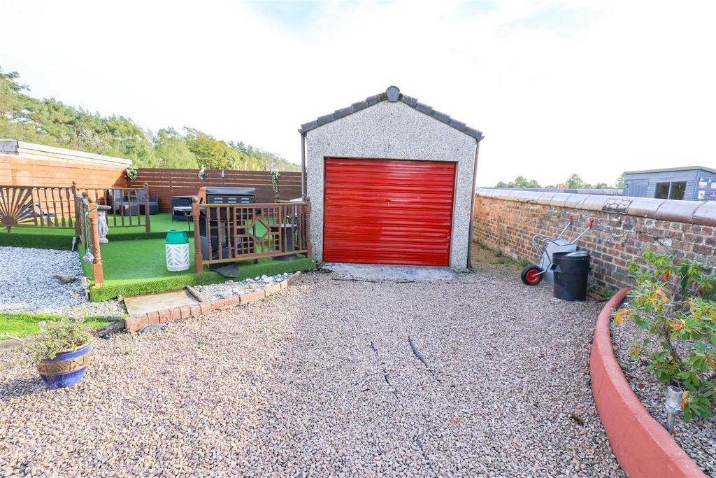 Station Road, Thornton, Kirkcaldy 4 bed semidetached house £235,000
