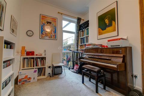 31 Beda Road, Cardiff, CF5 1LX