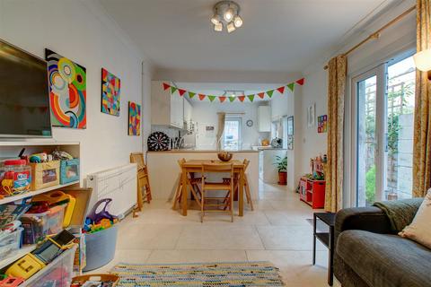 31 Beda Road, Cardiff, CF5 1LX