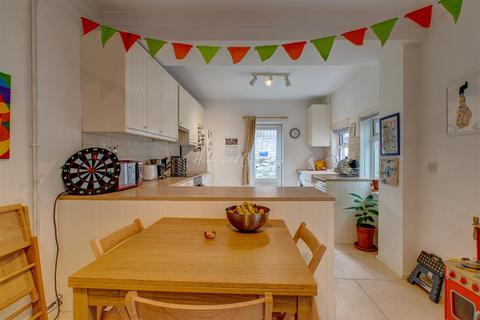 31 Beda Road, Cardiff, CF5 1LX