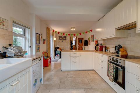 31 Beda Road, Cardiff, CF5 1LX