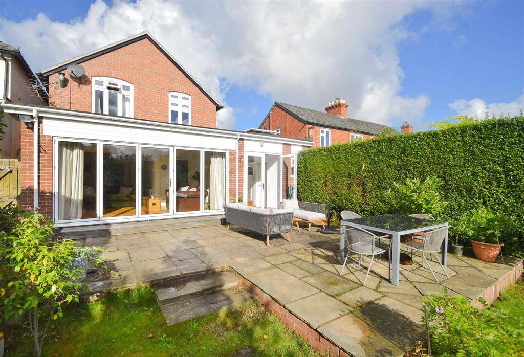 Lyth Hill Road, Bayston Hill, Shrewsbury 3 bed detached house for sale