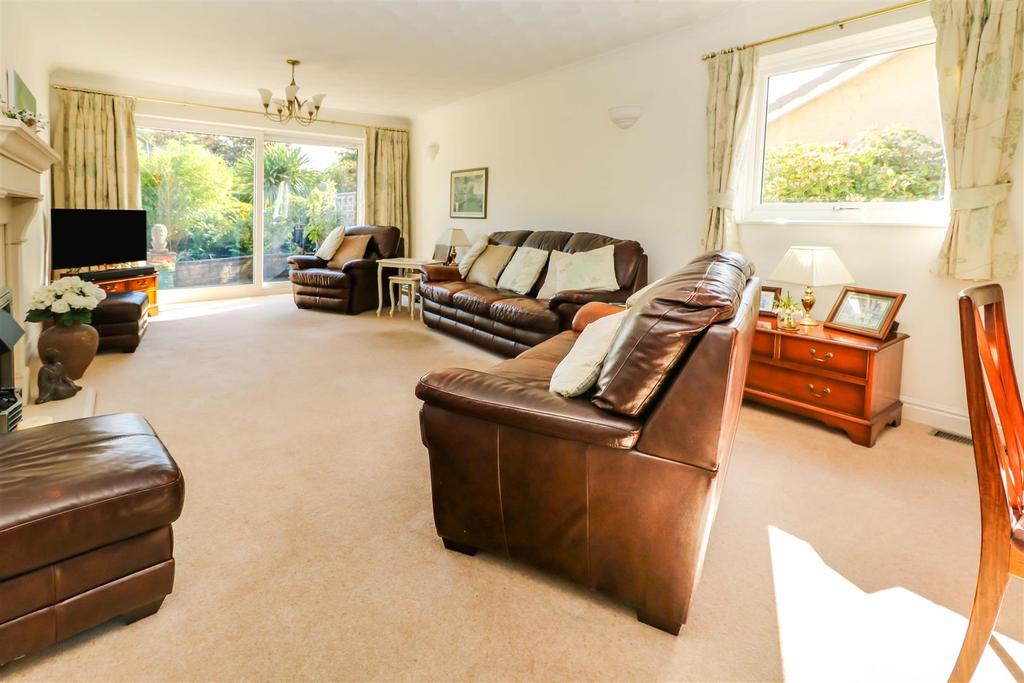 Gill Close, Wickersley, Rotherham 4 bed detached bungalow £550,000