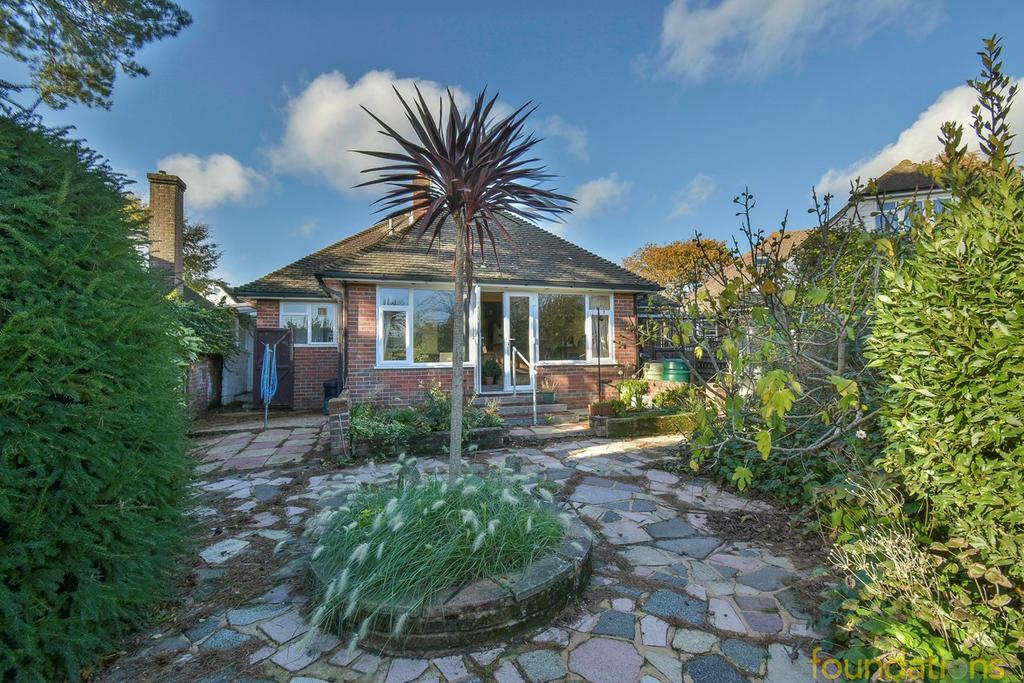Pinewoods, BexhillonSea, TN39 2 bed detached bungalow for sale £450,000