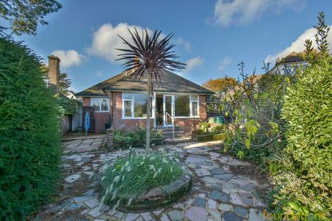 28 Pinewoods, Bexhill-on-sea, TN39 3UD
