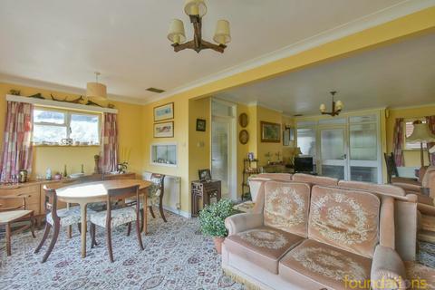 28 Pinewoods, Bexhill-on-sea, TN39 3UD
