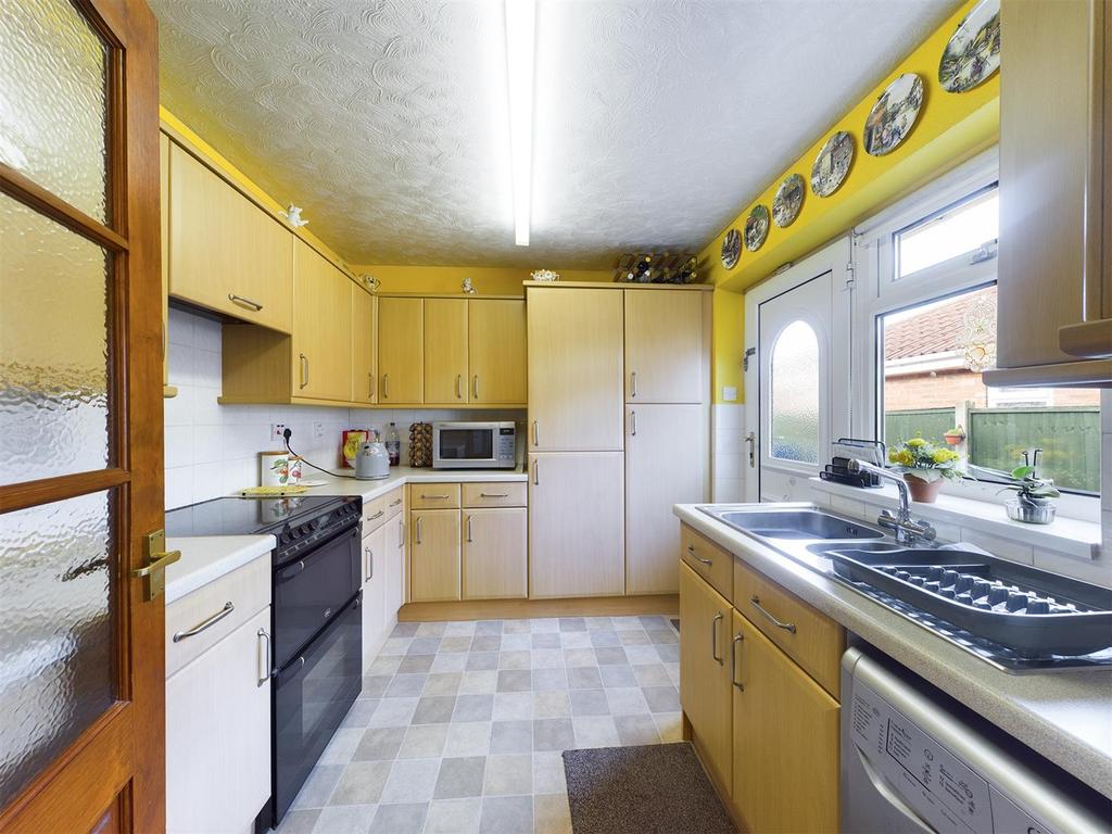 Kingfisher Drive, Bridlington 3 bed detached bungalow £280,000