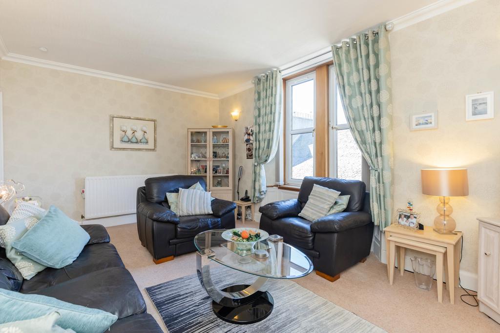 2f Downie Place, Musselburgh, EH21 6JW 3 bed flat £205,000