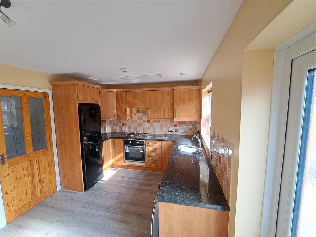 Round Oak Drive, Dothill, Telford, Shropshire, TF1 2 bed terraced house £750 pcm (£173 pw)