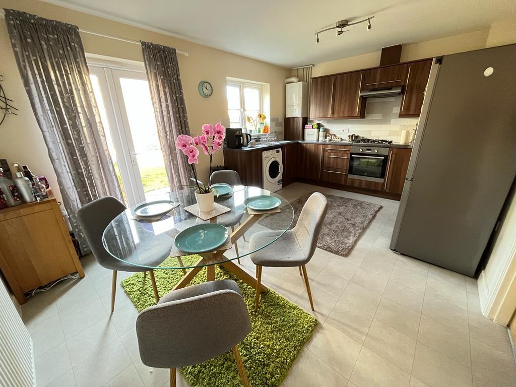 Meadow Rise Newton Abbot 3 bed semidetached house £300,000