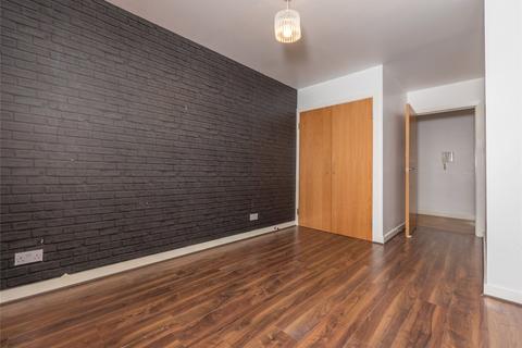 3 bedroom flat to rent, WESTERN HARBOUR TERRACE, EDINBURGH, EH6