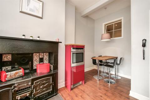 2 bedroom flat to rent, Haymarket Terrace, Edinburgh, EH12