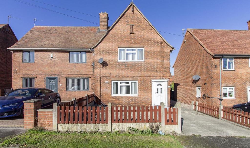 Springfield Road, Holmewood, Chesterfield 3 bed semidetached house for sale £149,950