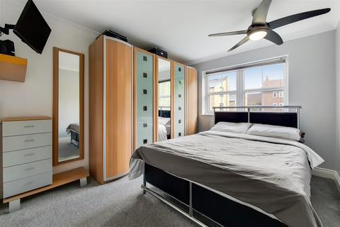 3 bedroom semi-detached house for sale - Woodville Road, London