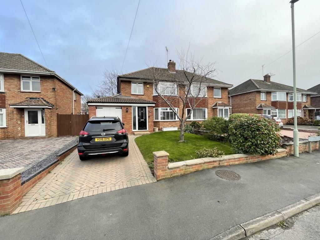 Lavington Drive, Longlevens, Gloucester 3 bed semidetached house £