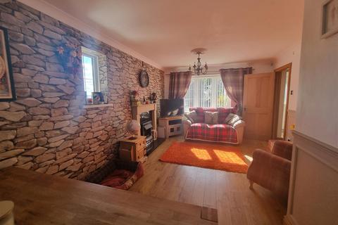 3 bedroom detached house for sale - Radnor Drive, Morriston, Swansea