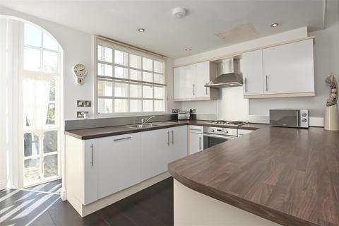 5 Moorside, Sheffield, S10 4LN