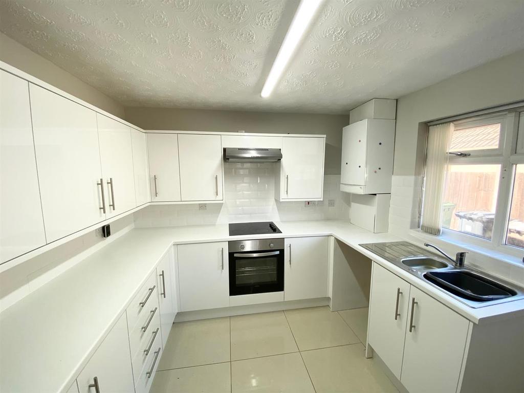 Thornbeck Avenue, Hightown, Liverpool 3 bed detached bungalow to rent