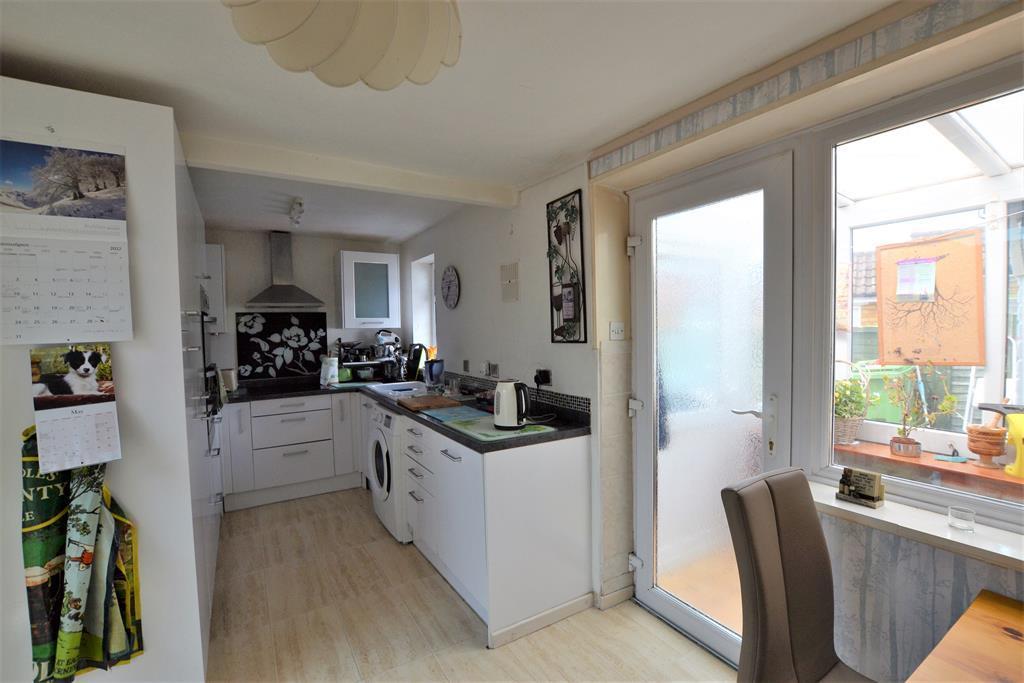 Canterbury Walk, Warden Hill, Cheltenham, GL51 3HF 3 bed semidetached