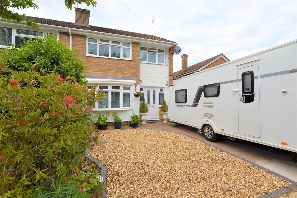 Wards Road, Cheltenham, GL51 6JN 3 bed semidetached house for sale £