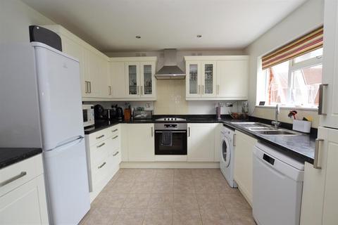 4 Parkside Close, Churchdown, Gloucester, GL3 1JR