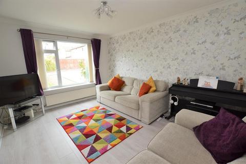 4 Parkside Close, Churchdown, Gloucester, GL3 1JR