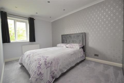 4 Parkside Close, Churchdown, Gloucester, GL3 1JR