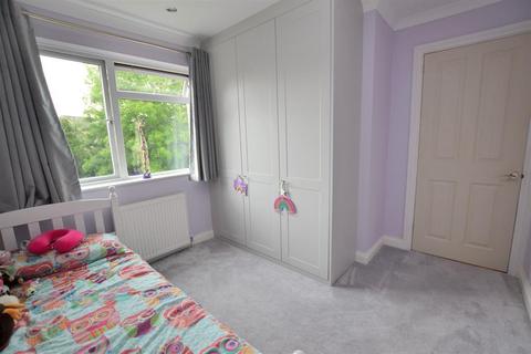 4 Parkside Close, Churchdown, Gloucester, GL3 1JR