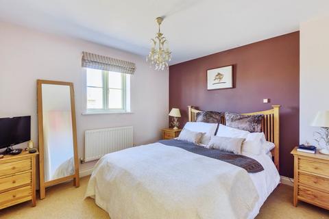 3 bedroom detached house for sale - Winchcombe Gardens, South Cerney GL7 5WJ