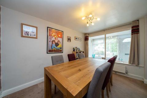 17 Glenview Gardens, Hemel Hempstead, HP1 1TF