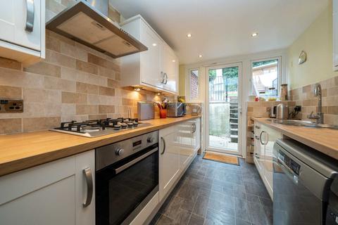 17 Glenview Gardens, Hemel Hempstead, HP1 1TF