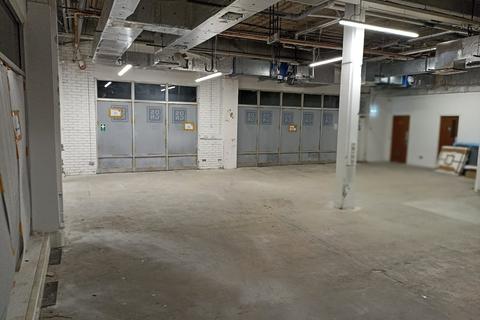 Retail property (high street) to rent - 61-64 High Street, Southampton, SO14 2NS