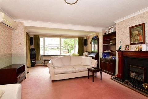 22 Falkirk Close, Hornchurch, RM11 3QJ