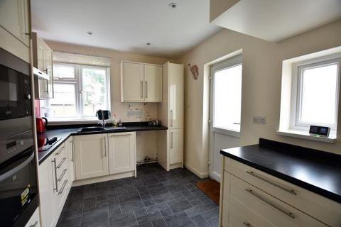 22 Rookeries Close, Feltham, TW13 7BG